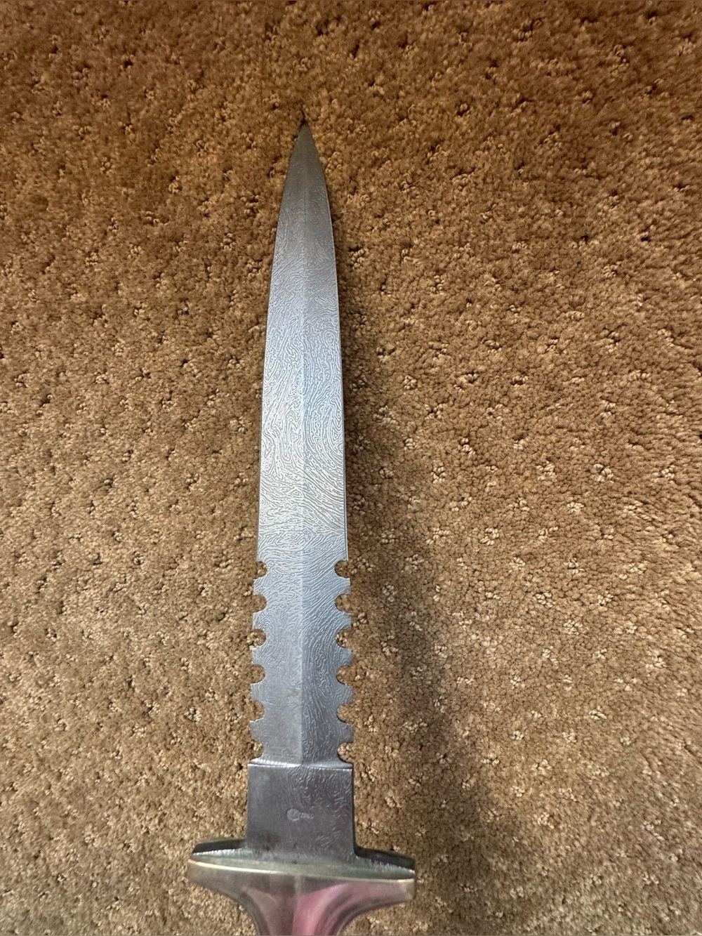 *VINTAGE UNITED CUTLERY JAPAN UC328 "IRON CROSS" DAMASCUS KNIFE W/LEATHER
SHEATH - Picture 6 of 10